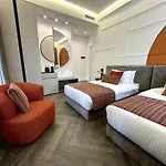 10 Stories Hotel